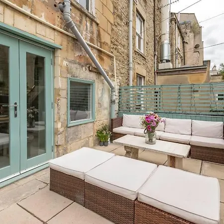 Lovely 4 Bedroom Townhouse-2